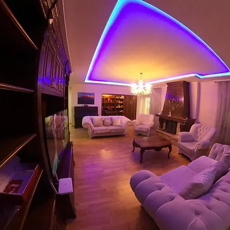 F C Apartment *