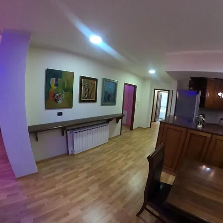 F C Apartment *